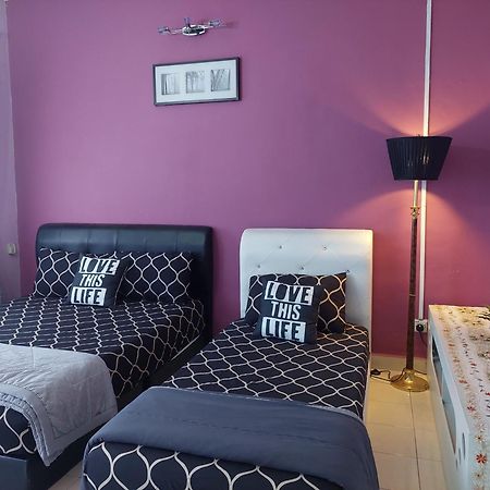E&A Homestay Klia/ Sepang/ Nilai Esterno foto