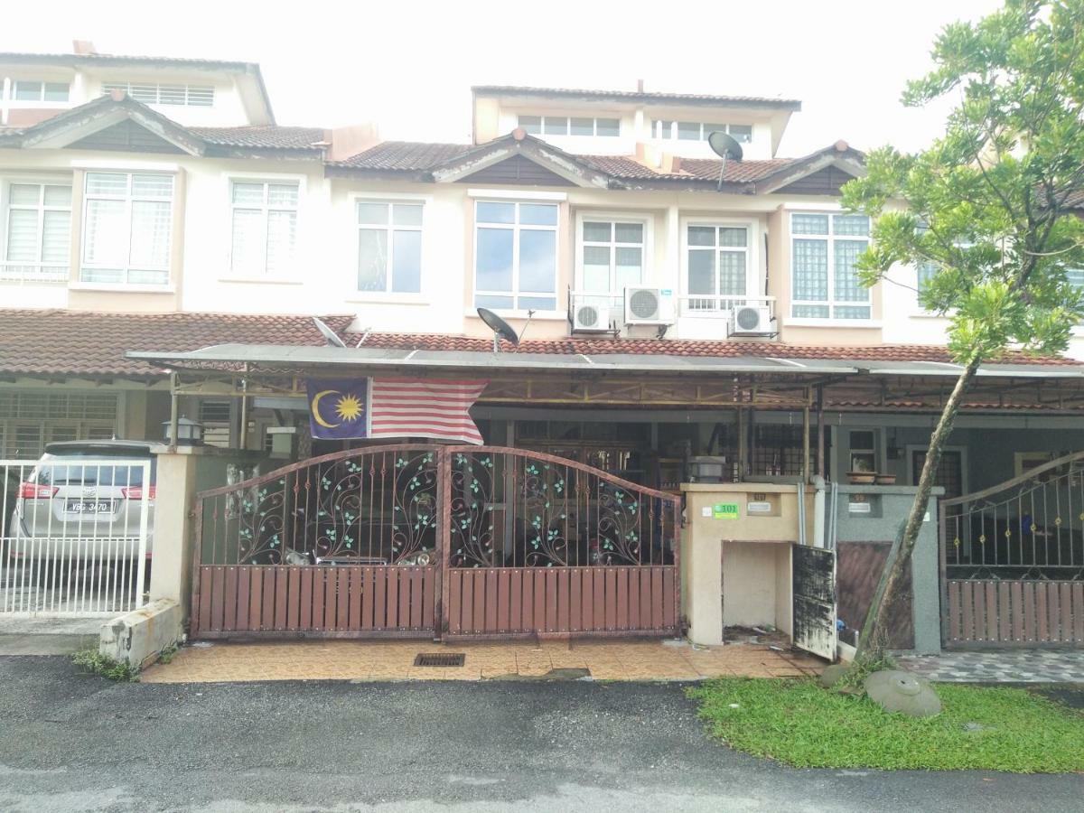 E&A Homestay Klia/ Sepang/ Nilai Esterno foto
