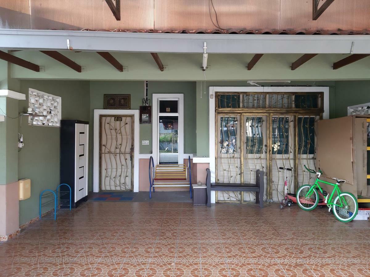 E&A Homestay Klia/ Sepang/ Nilai Esterno foto